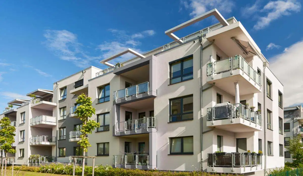 What-is-the-Difference-Between-Flat-and-Apartment-2025